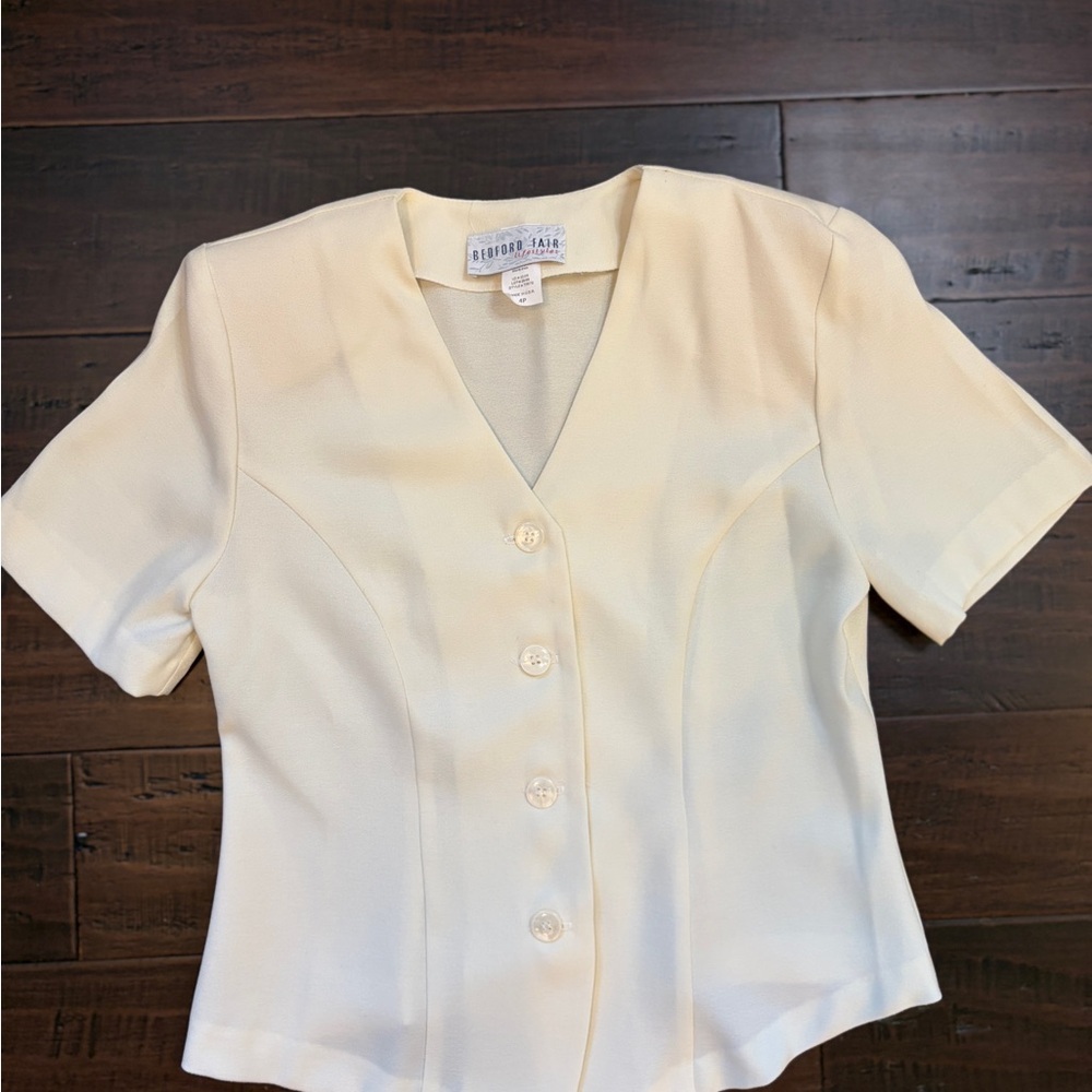 Vintage women’s button down cream top career wear business casual 90’s elegant